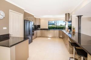 Eclipse Absolute Beachfront with Stunning Views