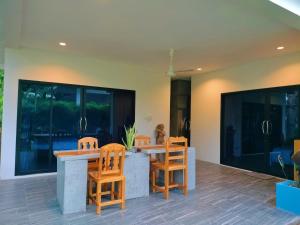 Sunset resorts and bar