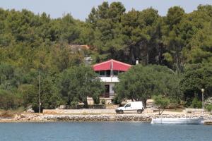 Apartments by the sea Verunic, Dugi otok - 8105 - 3hvězdičkové hotely ve městě Veli Rat