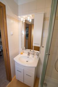 Apartments with parking space Punta kriza, Cres - 8082