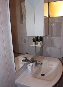 Family friendly apartments with a swimming pool Sali, Dugi otok - 8083