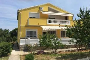 Apartments with a parking space Bozava, Dugi otok - 8108 - Soline