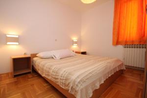 Apartments with a parking space Mali Losinj (Losinj) - 8090
