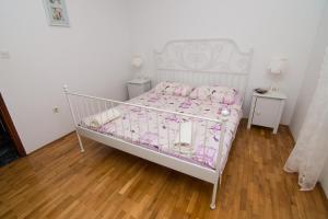 Apartments by the sea Mali Losinj (Losinj) - 8093