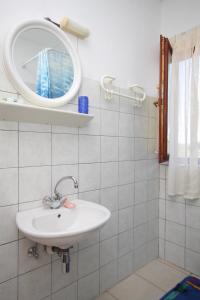 Apartments with parking space Sali, Dugi otok - 8152