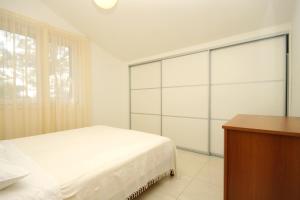 Apartments by the sea Verunic, Dugi otok - 8103