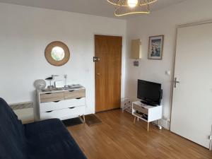 Appartement 2 pièces en front de mer avec balcon, à 70m de la plage de Cabourg - FR-1-487-287