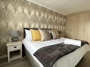 Azure 213 - Luxury 2 Bedroom Apartment