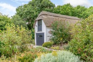 Little Thatch Lovely 2-Bed Converted Workshop Near Weymouth
