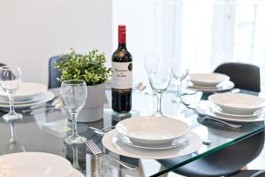 Gower Vista 3 bed in Mumbles with free parking & sea views