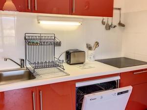 Joli T2 rénové à La Favière, proche plages et commerces, parking privatif - FR-1-610-16