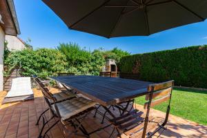 Villas Charmante Maison Climatisee avec son Jardin a 5 minutes de DIJON : photos des chambres