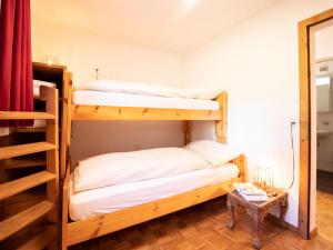 Apartment Chesa Cresta by Interhome