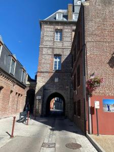 3- Au pied des Falaises du Tréport à 50m de la plage