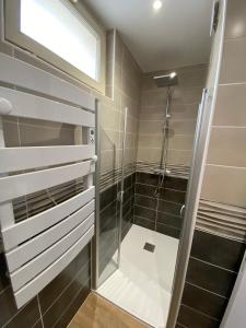 3- Au pied des Falaises du Tréport à 50m de la plage