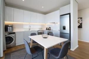 Axis Luxury Apartments by Century City Hotels