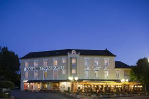 3 stern hotel Logis du Commerce Rieupeyroux Frankreich