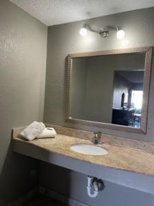 Standard Queen Room with Two Queen Beds room in Guest Inn Lake City