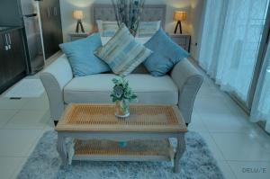 Modern Studio at Royal Oceanic JBR by Deluxe Holiday Homes