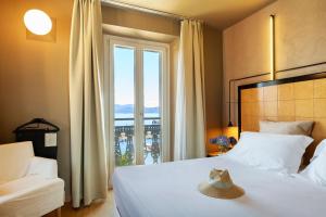 Double Room with Lake View room in Hotel Ancora