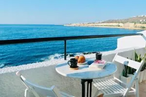 Elpida Seafront Paradise apartment in Crete - Áyios Matthaíos