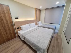 Lovely 1878 Apartment 3-bedrooms with free parking