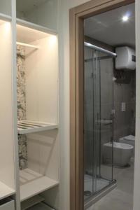 Luxury Apartment with balcony garden view img13