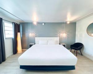 King Studio room in North Beach Hotel