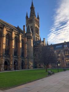 The Kelvin - Peaceful West End River View Property