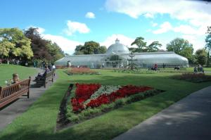 The Kelvin - Peaceful West End River View Property