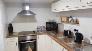 Cheerful Fisherman,s Cottage