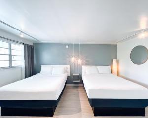Two Queen Studio room in North Beach Hotel
