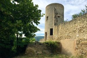 Maisons de vacances Maison de 2 chambres avec vue sur la ville terrasse et wifi a Cucuron : photos des chambres