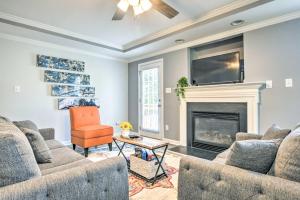 Welcoming Abode with Yard about 1 Mi to Dtwn Apex!