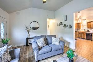 Charming Springfield Escape with Furnished Deck