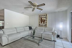 Lovely Lakeland Home w Game Room, Near Lake!