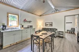 Creekside Cabin Retreat with Community Fire Pit - Fitzpatrick