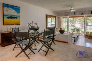 Chac Hal, Beachfront Apartment with Amenities - Chac Hal 2