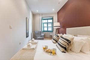 Brand New 4BR w 200yrs of history in Central Porto by LovelyStay