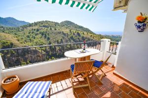 Apartamento la vista, Frigiliana 2 bedroom apartment with amazing views, pool and free private parking HansOnHoliday Rentals