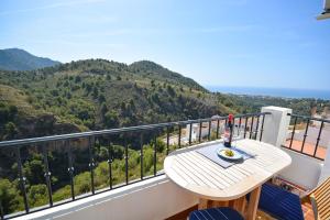 Apartamento la vista, Frigiliana 2 bedroom apartment with amazing views, pool and free private parking HansOnHoliday Rentals
