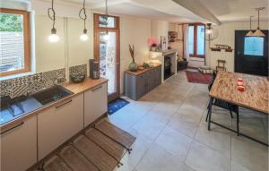 Maisons de vacances Amazing home in Capestang with WiFi and 3 Bedrooms : photos des chambres