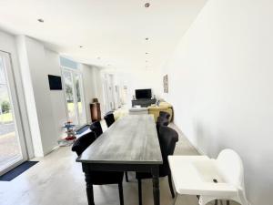 Très jolie Villa Bianca, maison avec jardin privé à Deauville