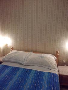 Apartments by the sea Zaboric, Sibenik - 8368