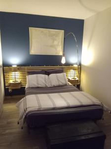 Sejours chez l'habitant COMME A LA MAISON - chambre privee & sde attenante - centre de Lorient, Vannes, Carnac : Grande Chambre Double 