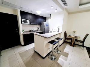 Ecusuites Torre Sol II Parking 10 - Airport
