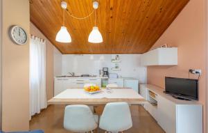 Lovely Apartment In Omisalj With House Sea View 