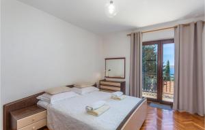 Cozy Apartment In Omisalj With Wifi