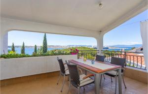 Lovely Apartment In Omisalj With House Sea View 