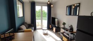 Appartements Appartement T2 moderne, calme, propre, parking, balcon vue : photos des chambres